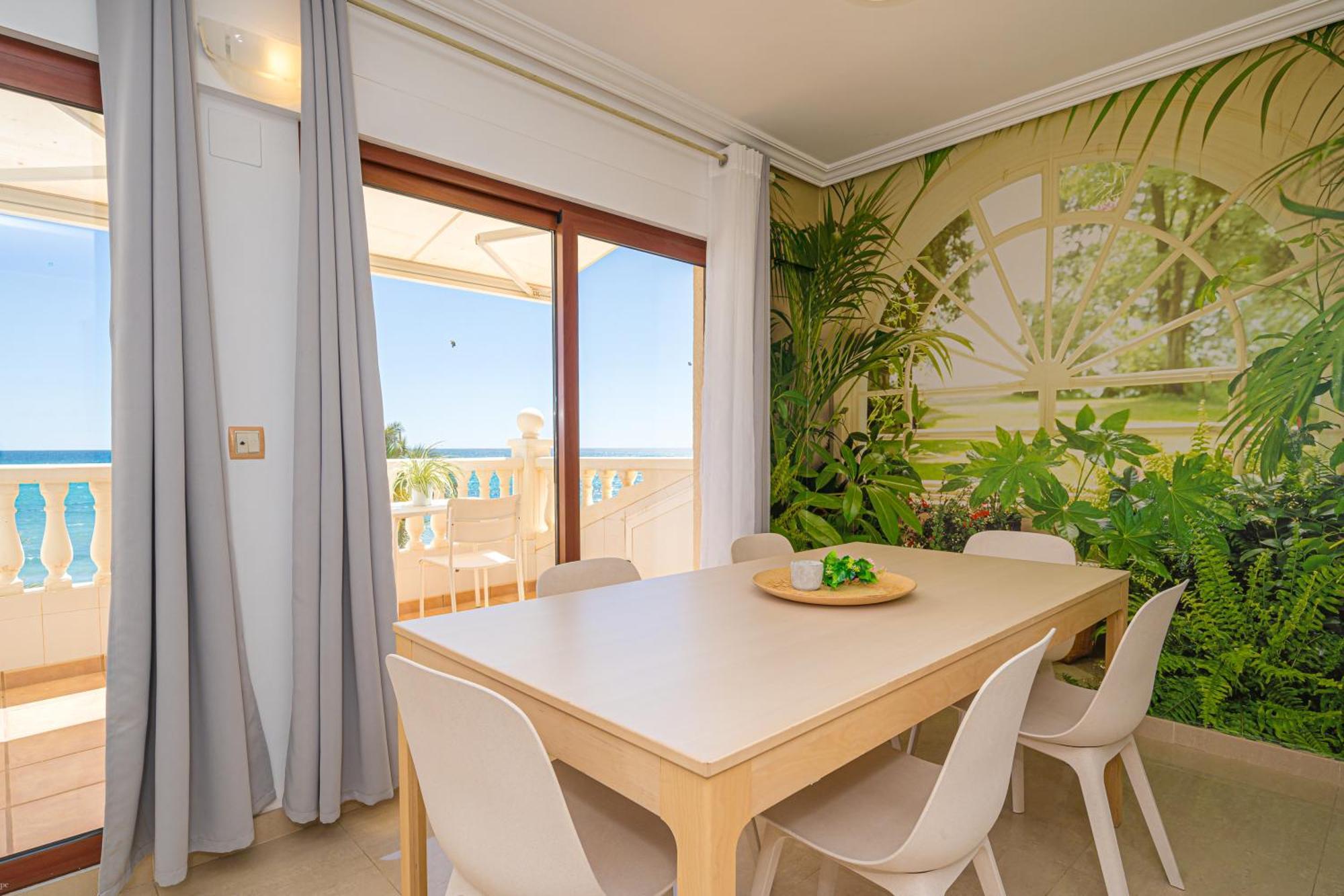 Front Line Apartment Jakarta 2 El Campello Buitenkant foto