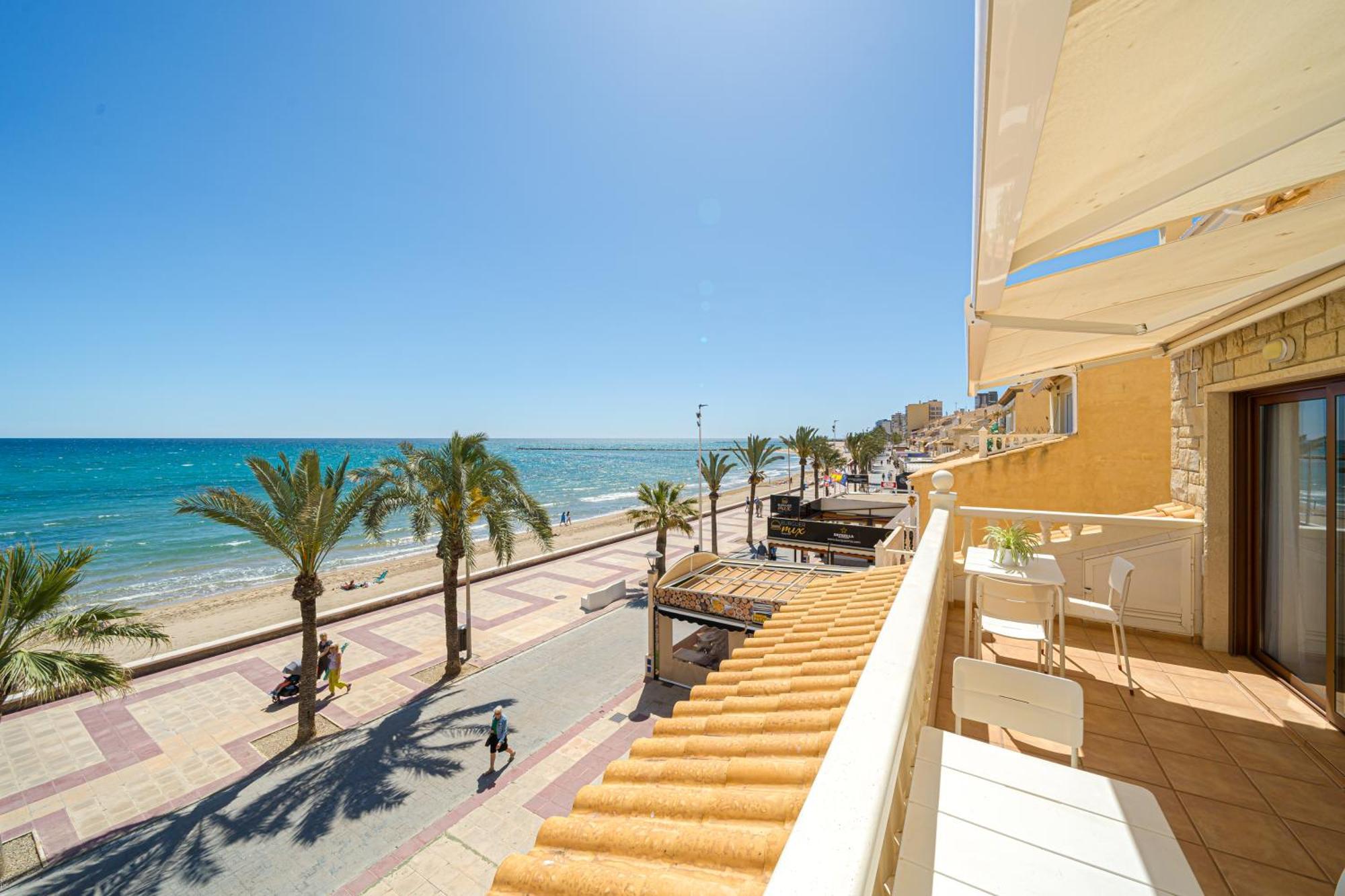 Front Line Apartment Jakarta 2 El Campello Buitenkant foto